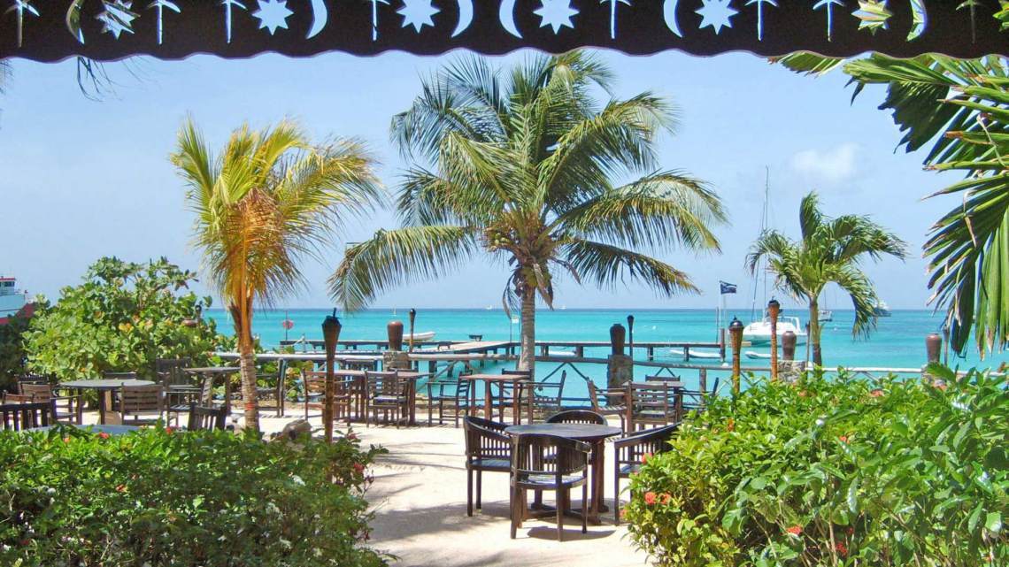 Tamarind Beach Hotel & Yacht Club Charlestown 餐厅 照片